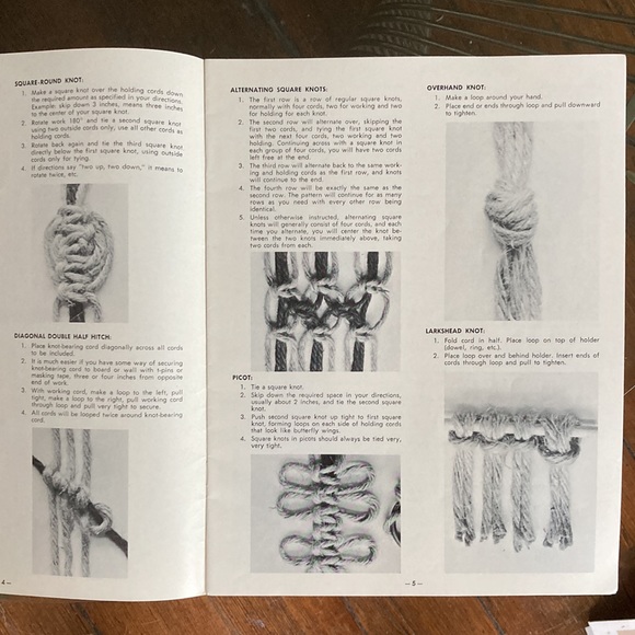 Pair of kitschy vintage 1970s crafting booklets - mod world crafts and macramé - Picture 3 of 10